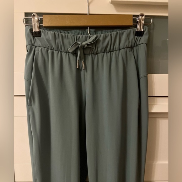 Lululemon On The Fly Jogger *Luxtreme - Picture 4 of 9